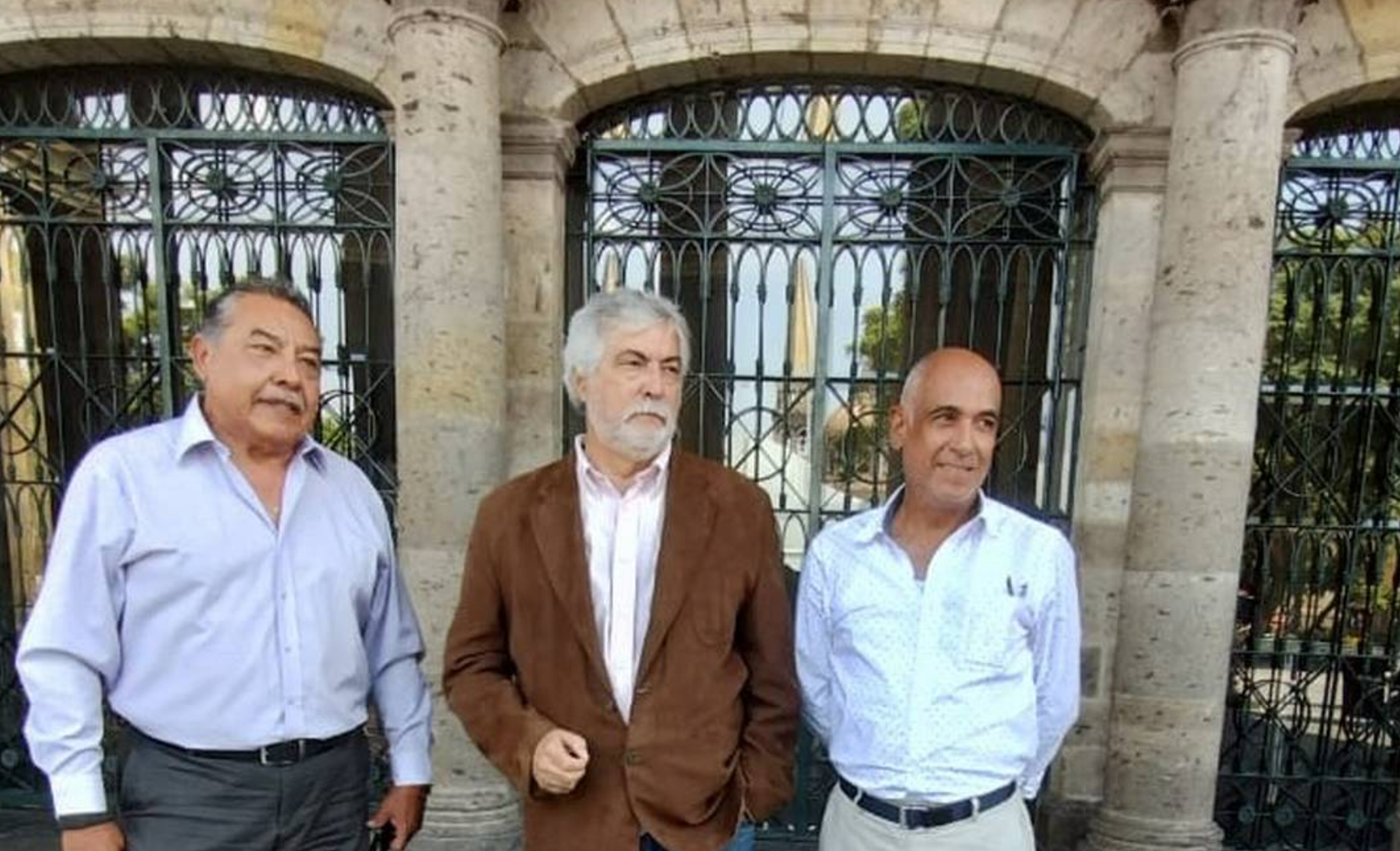 Arquitecto Carlos Martínez recibe homenaje en Jalisco
